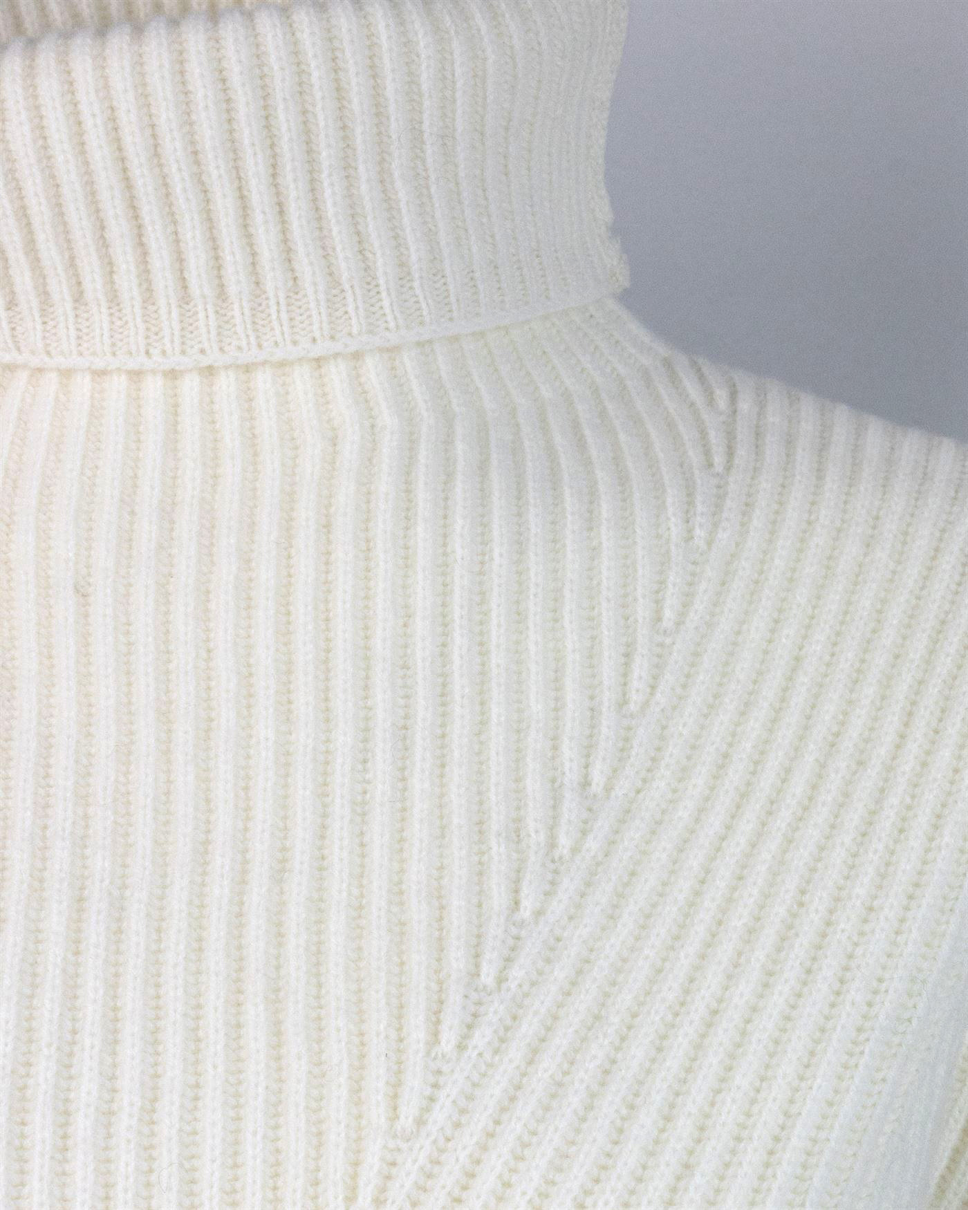 Max Mara Warm Greetings Turtleneck Sweater In White