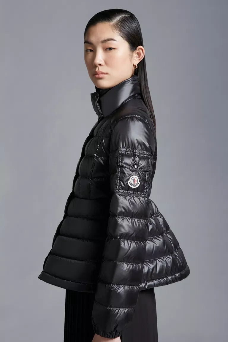 Moncler Aminia Short Down Jacket In Black