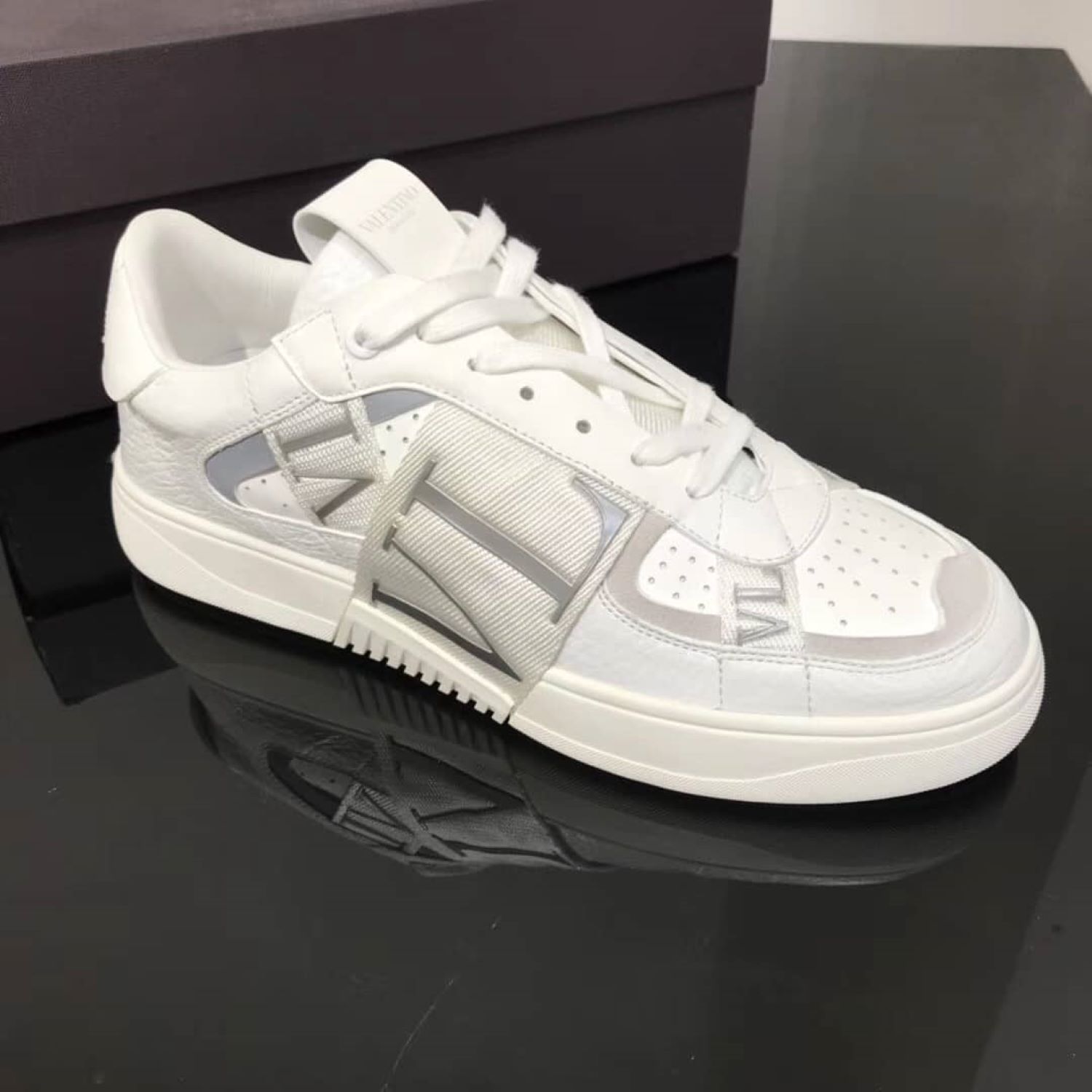 VALENTINO GARAVANI VL7N LOW-TOP SNEAKERS