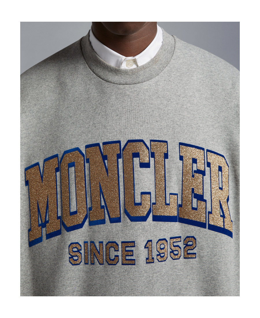 Moncler Logo-print Crew-neck Jumper In Gray