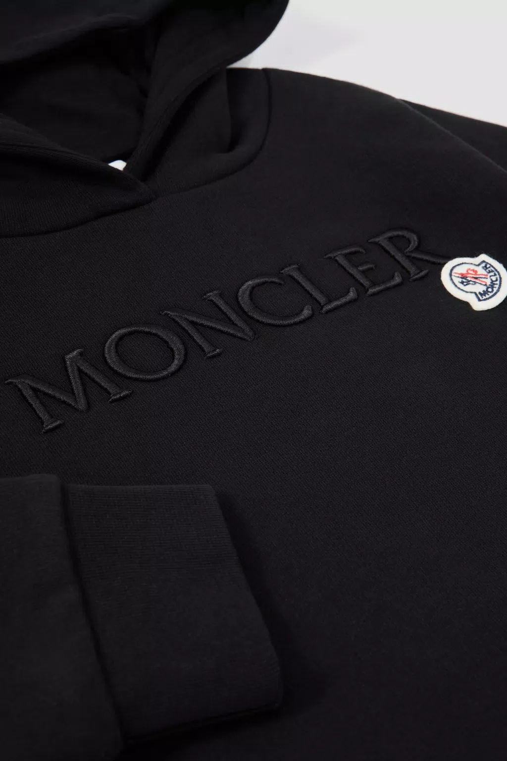 Moncler Enfant Logo Embroidered Hoodie In Black