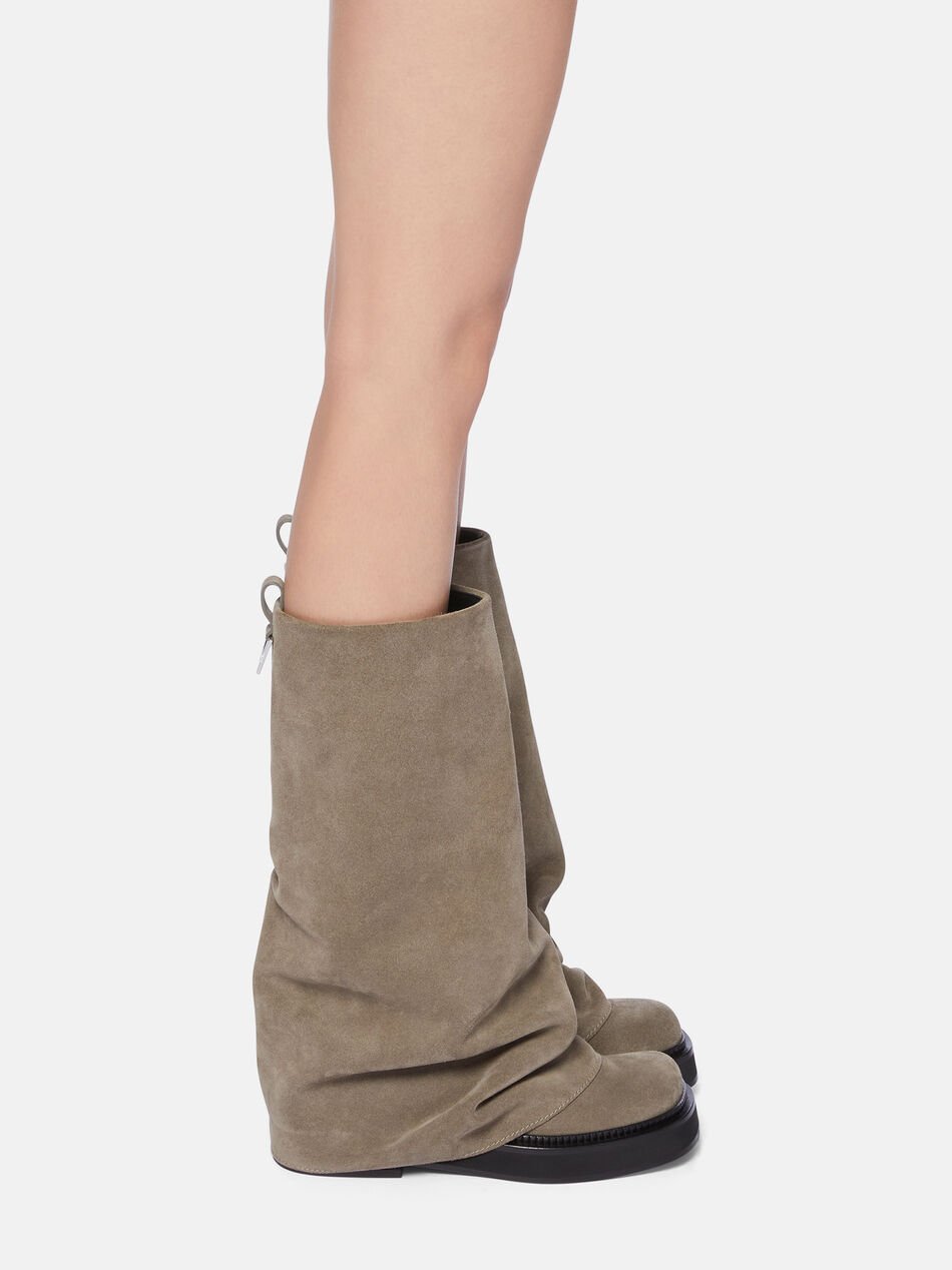 Shop Attico Robin Boots In Gray