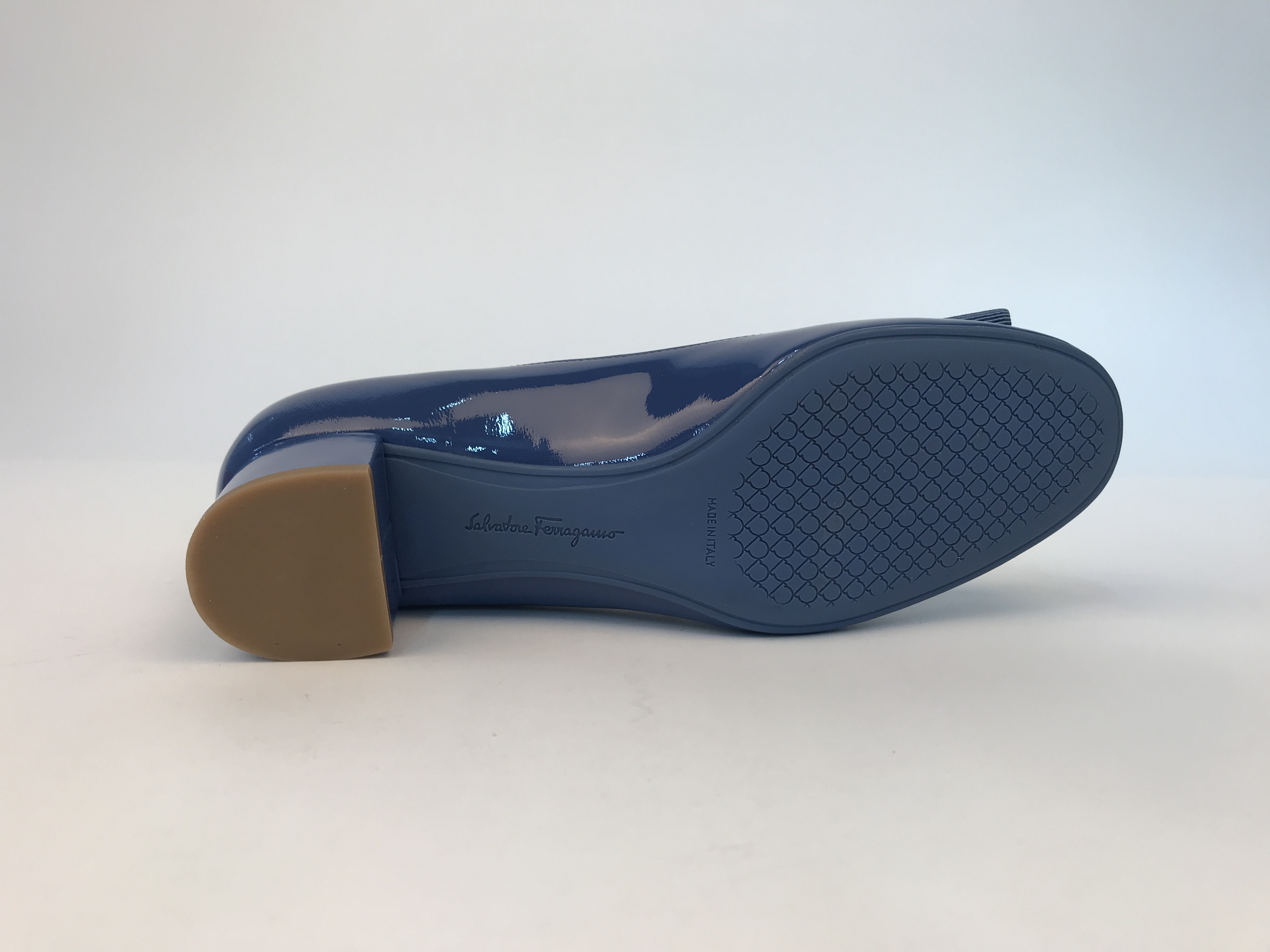 Ferragamo Logo Details High Heels In Blue