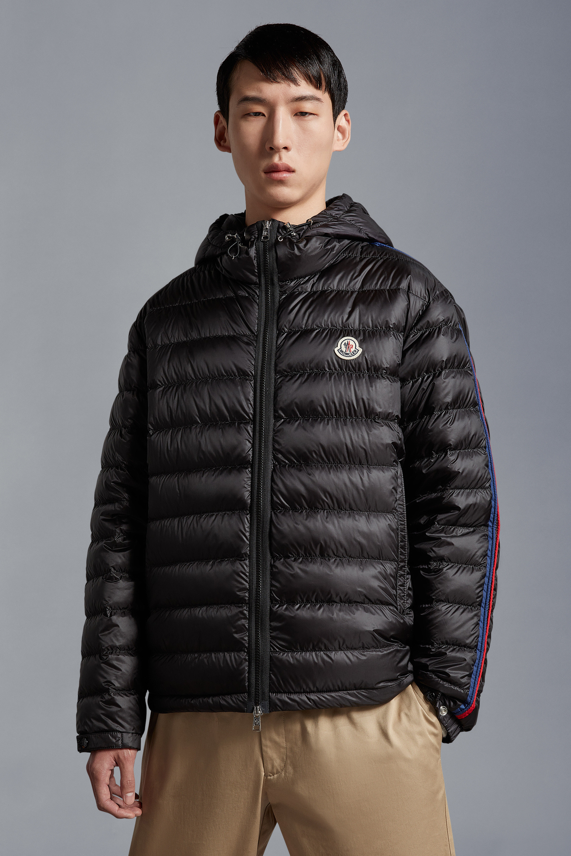 Moncler Agout Logo-patch Puffer Jacket In Black