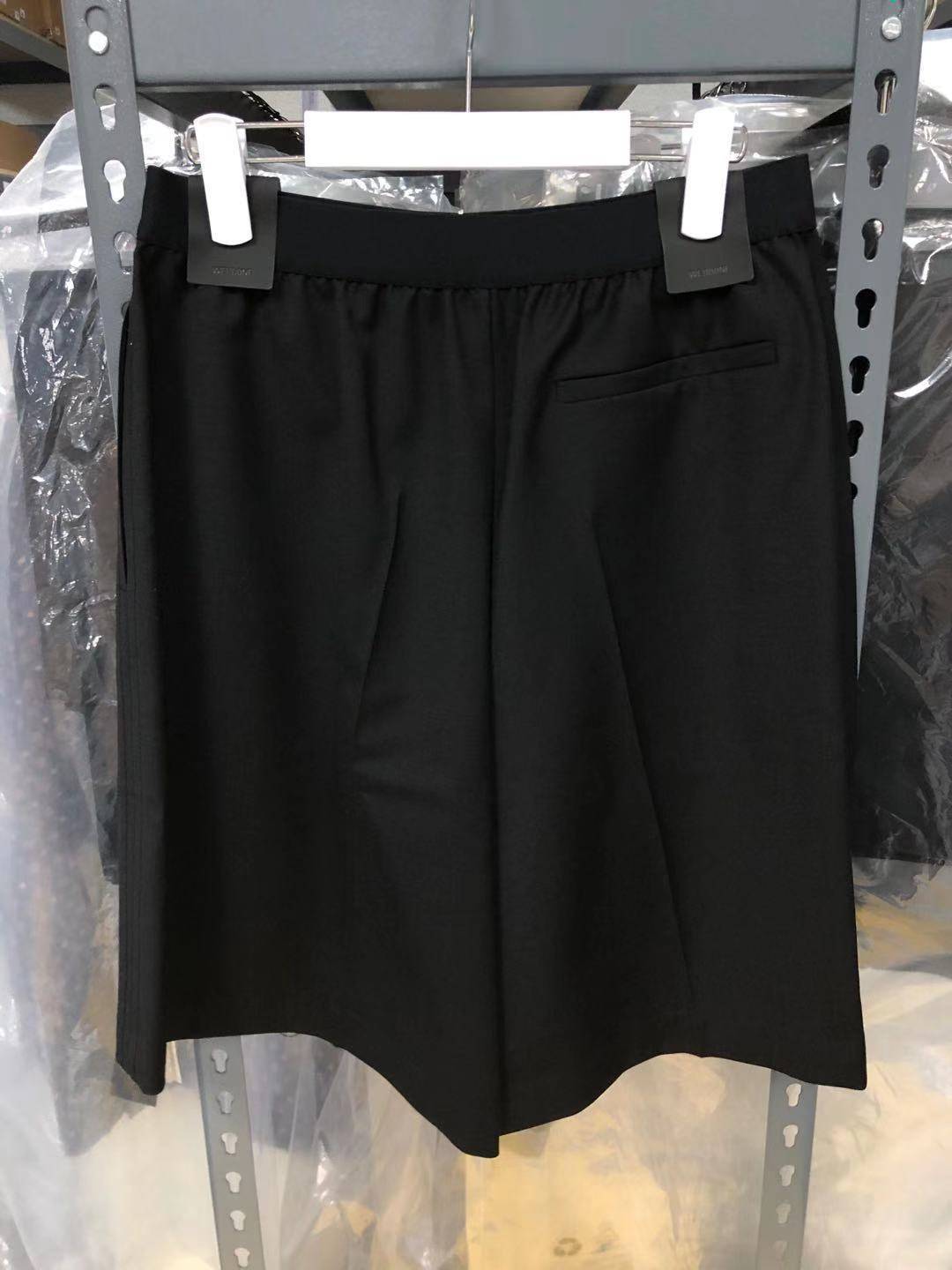 We11 Done Contrast-stitching Track Shorts In Black