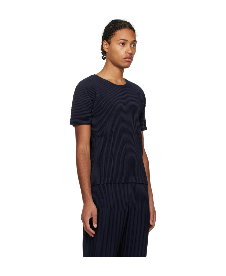 Issey Miyake Basic Pleated T-shirt In Black