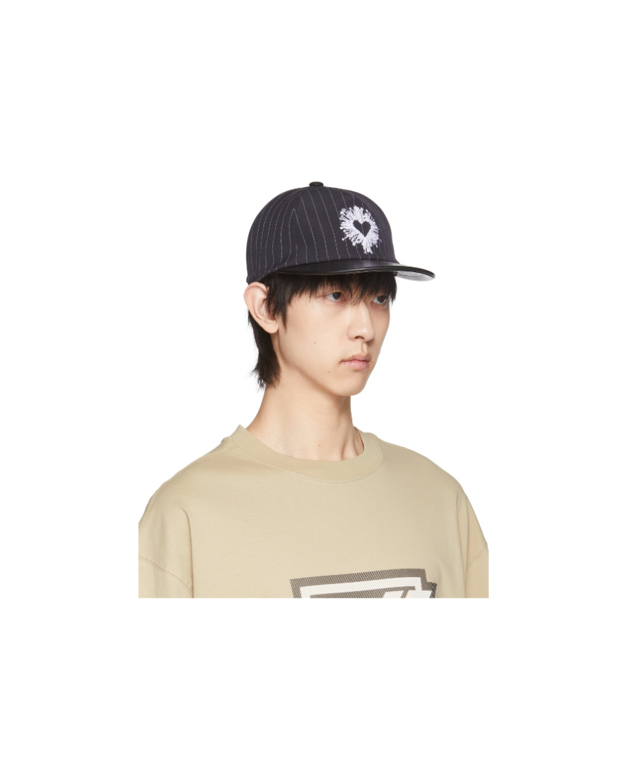 We11 Done Navy Heart Embroidery Stripe Cap In Nude
