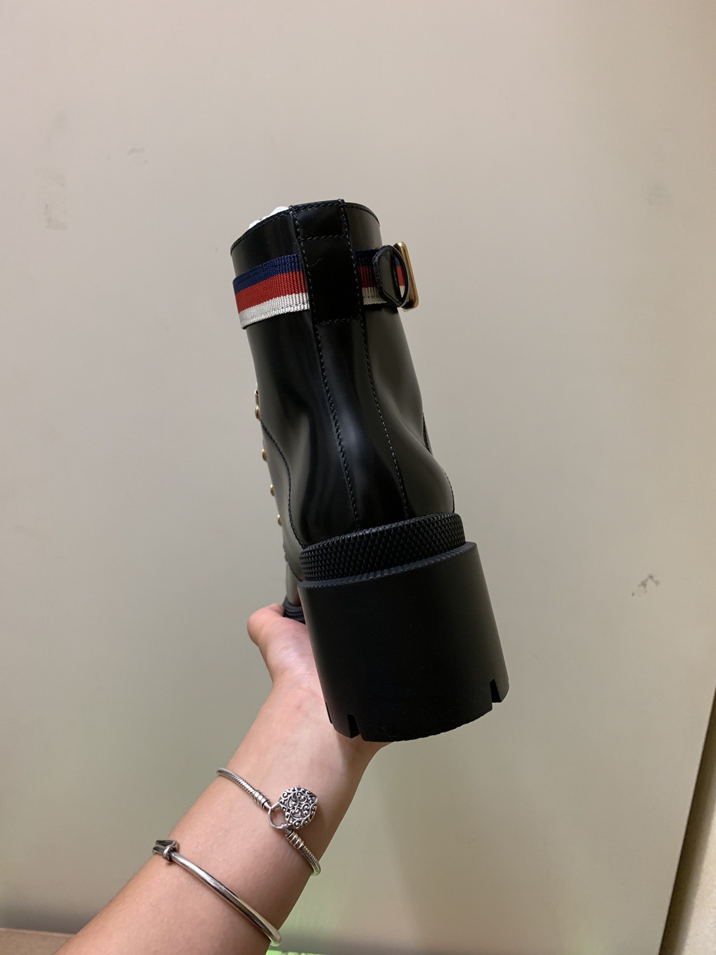 Gucci Grosgrain-trimmed Leather Ankle Boots In Black