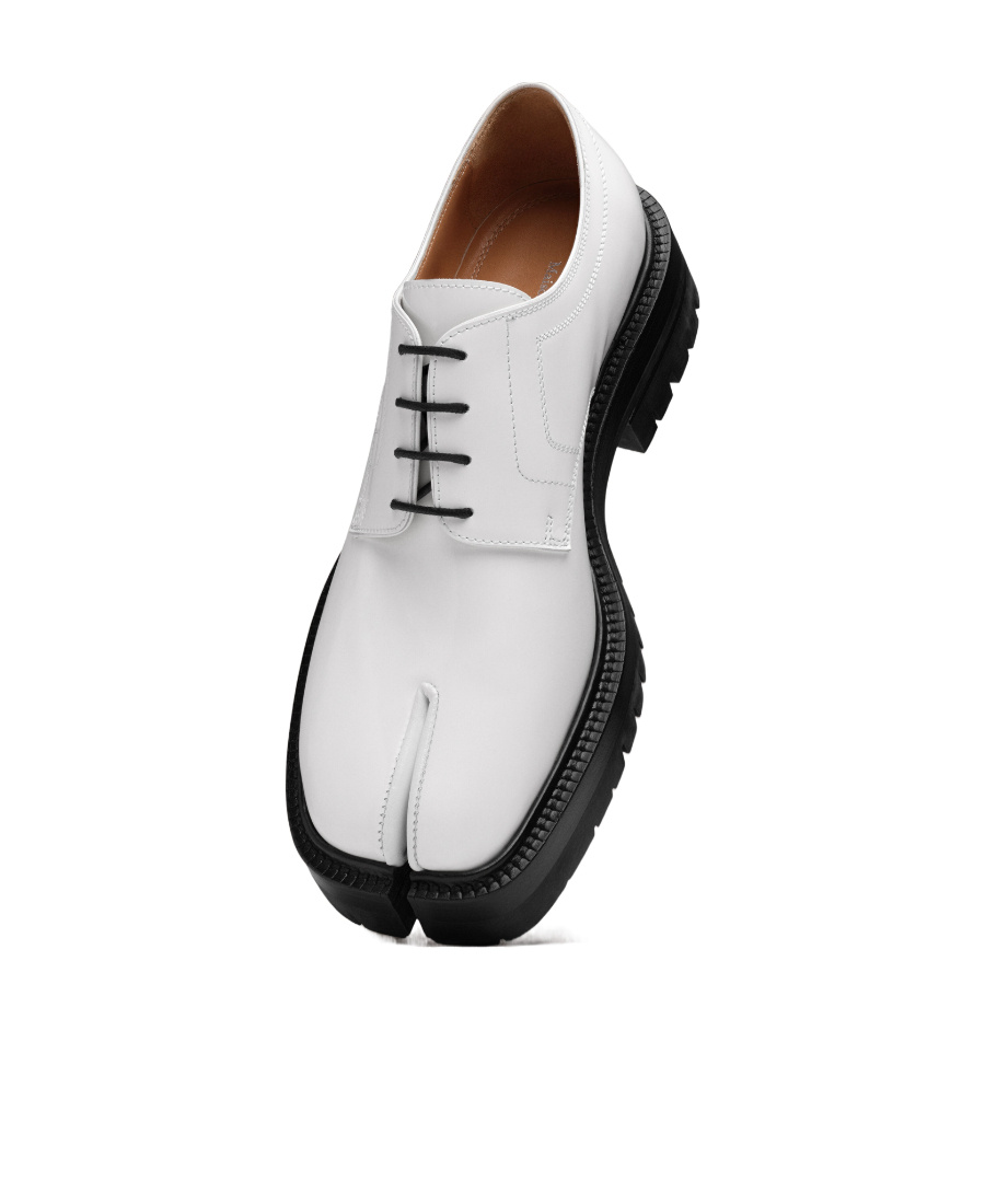 Maison Margiela Tabi County Lace-up Loafers In White