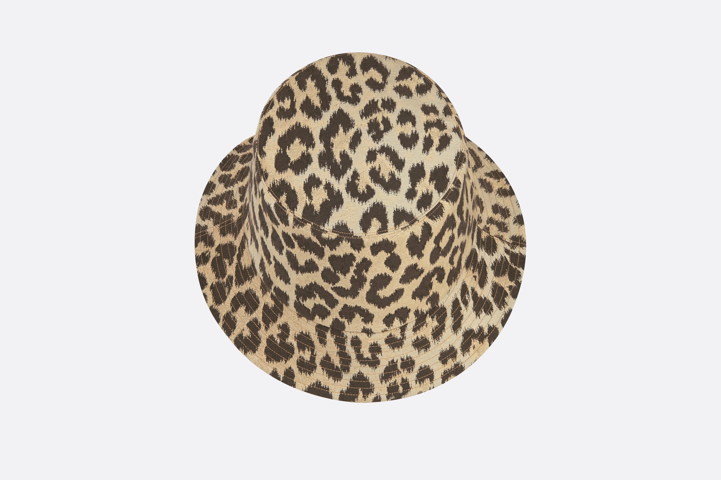 Dior Logo Small Rimmed Barrel Cap In Nude