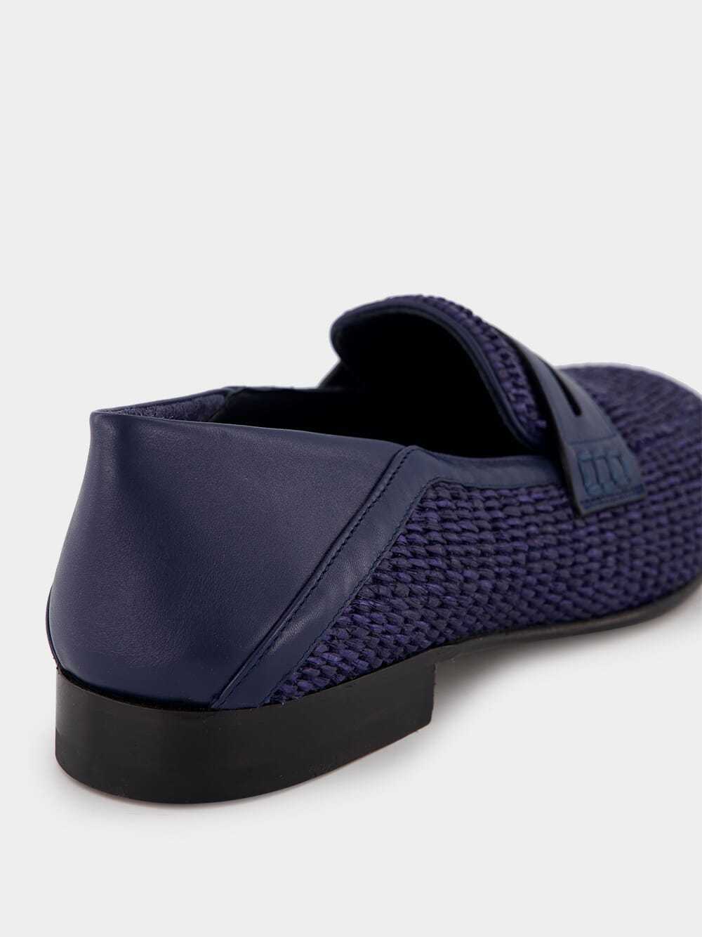 Manolo Blahnik Round Head Loafer Shoes In Black