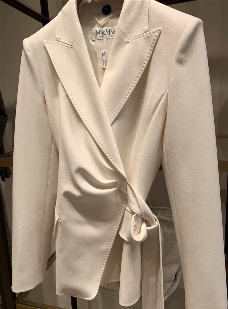Max Mara Lapel Design Suit Jacket In White