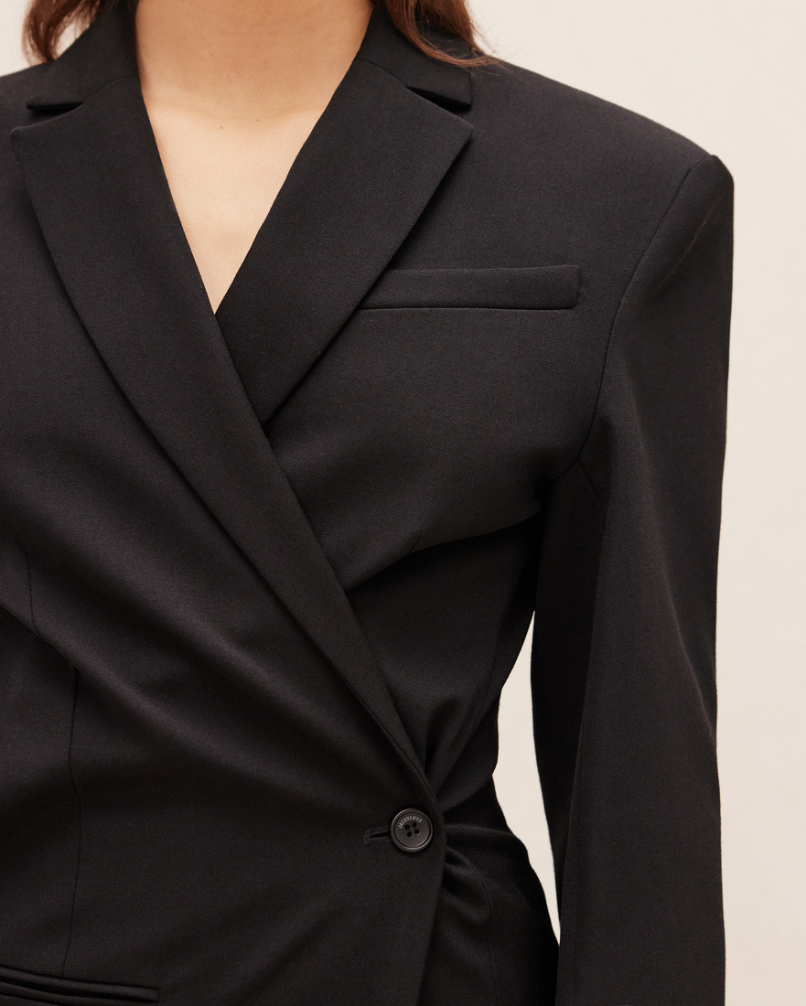 Jacquemus Crossover Double Breasted Blazer In Black