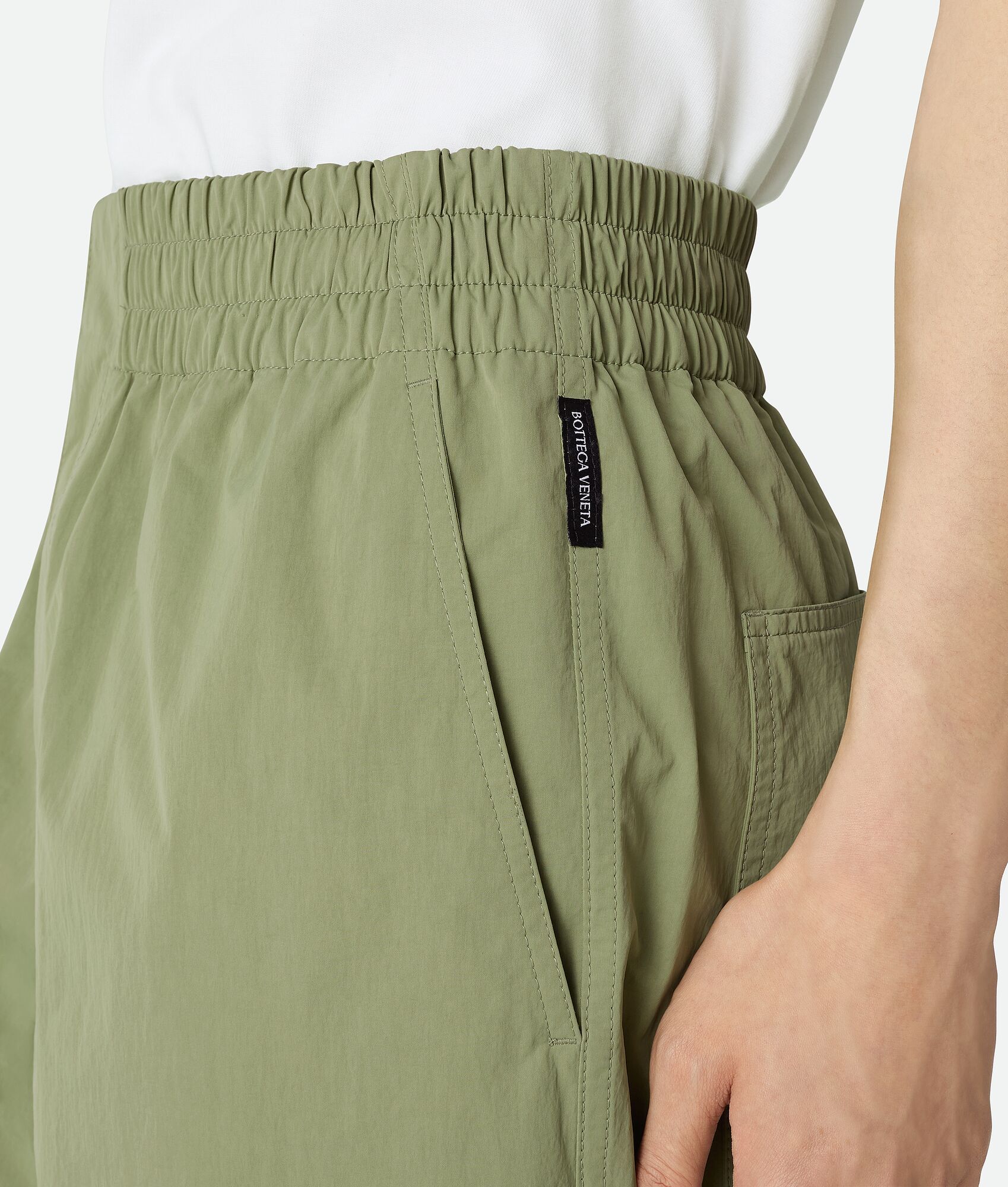Bottega Veneta Pantalon En Tech Nylon In Green