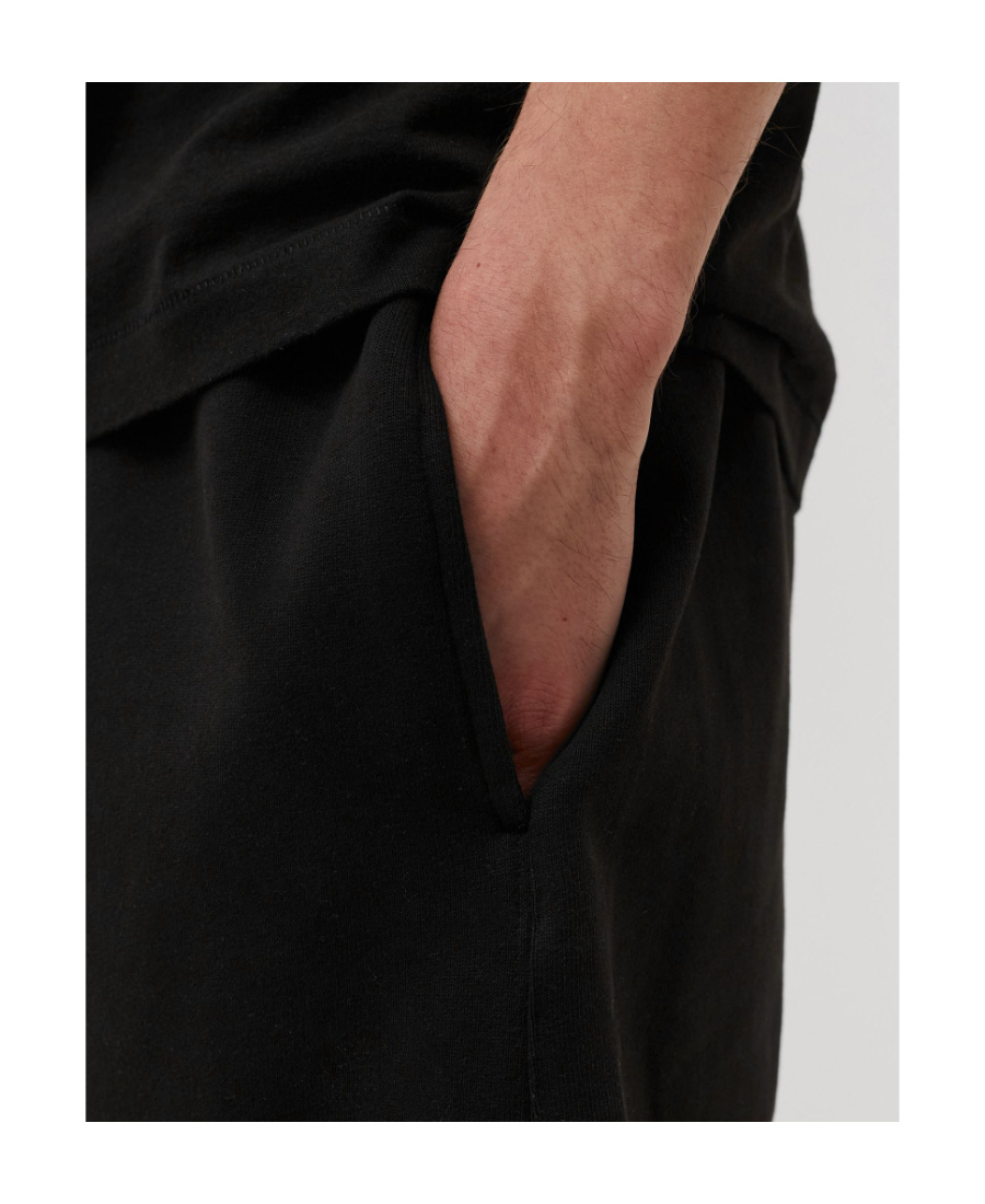 Kenzo Logo-patch Detail Bermuda Shorts In Black