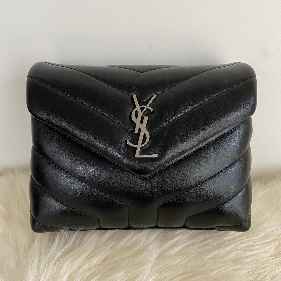Saint Laurent Logo-plaque Leather Crossbody Bag In Black