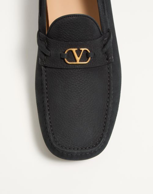 Valentino Garavani Driver Fastaway Loafer In Deerskin Suede In Black