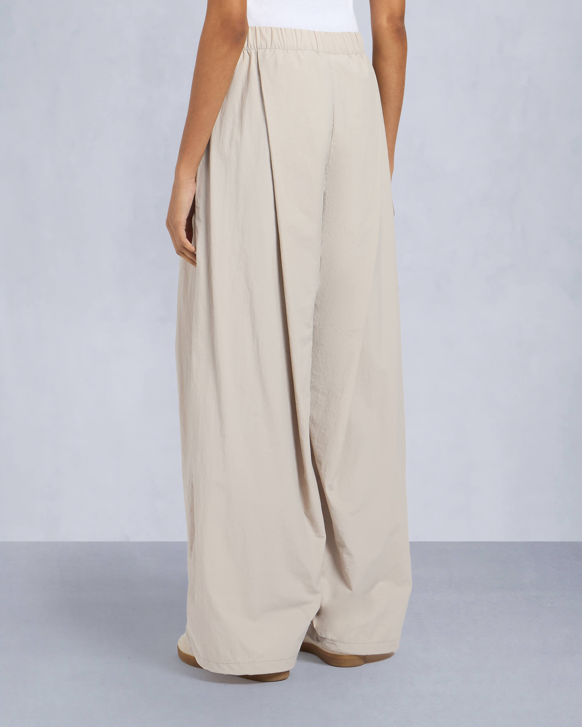 Moose Knuckles Payette Uvp Track Pants In Beige