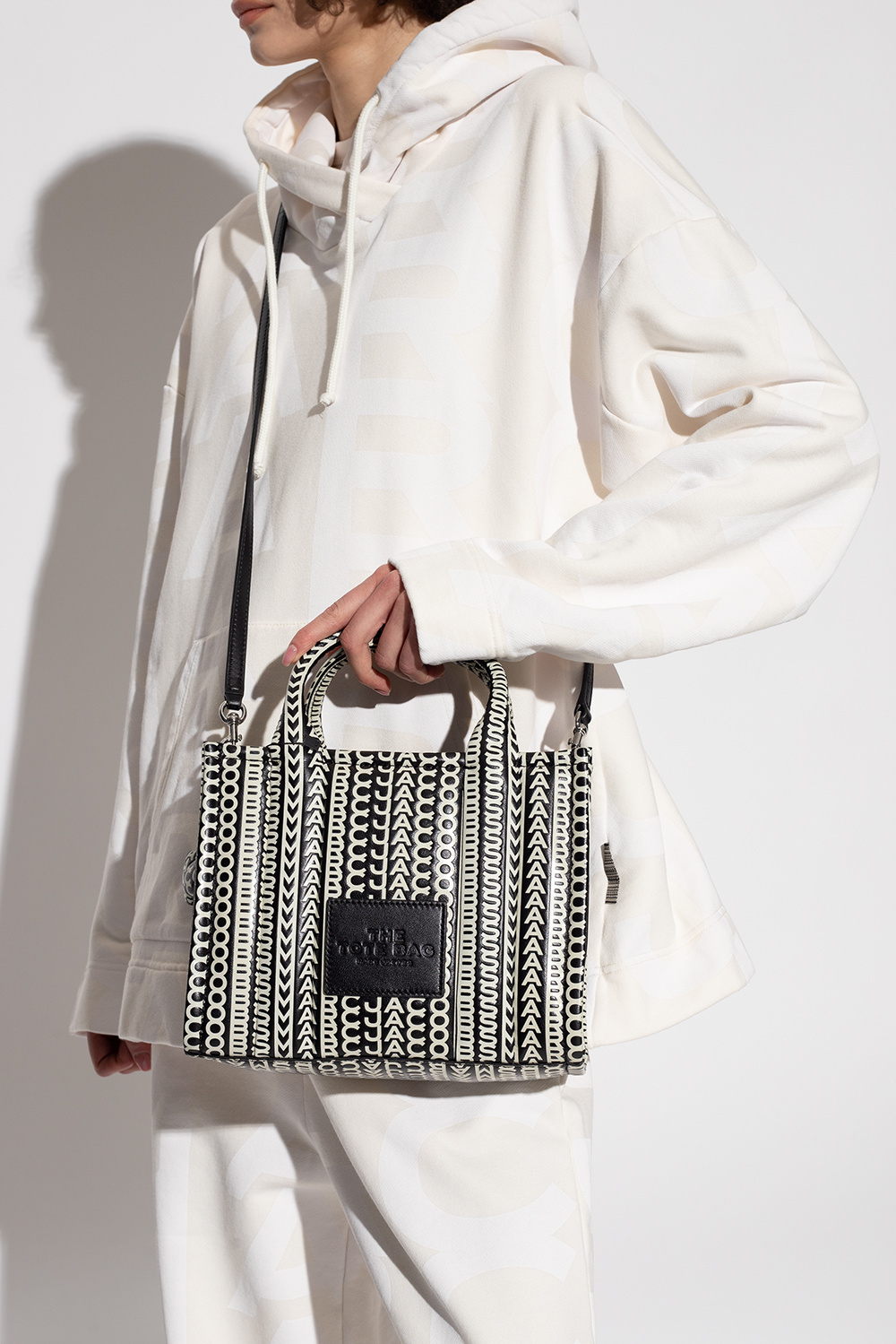 Marc Jacobs The Monogram Handbag In Black