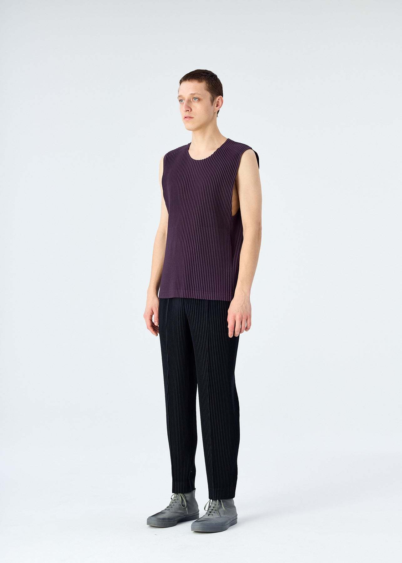 ISSEY MIYAKE HIGH-WAISTED PLEATED TROUSERS 