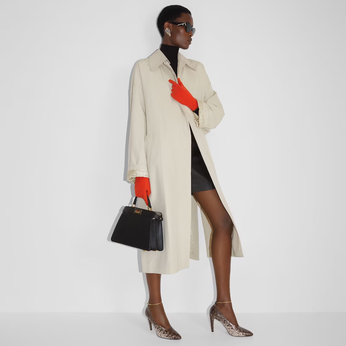 Fendi Shoulder-down Long-sleeved Coat In White