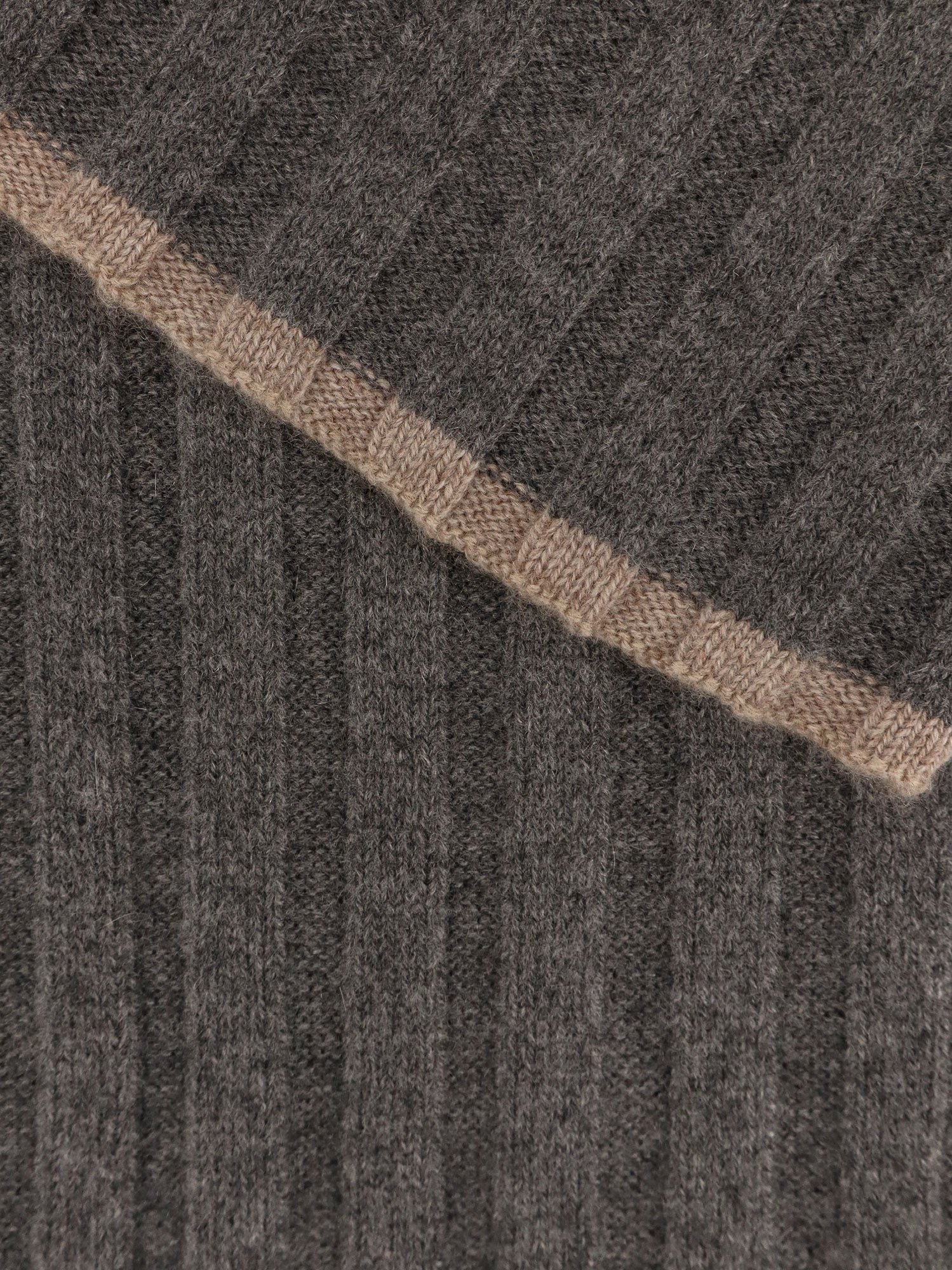 Brunello Cucinelli Ribbed Cashmere Scarf Two-tone Profile In Gray