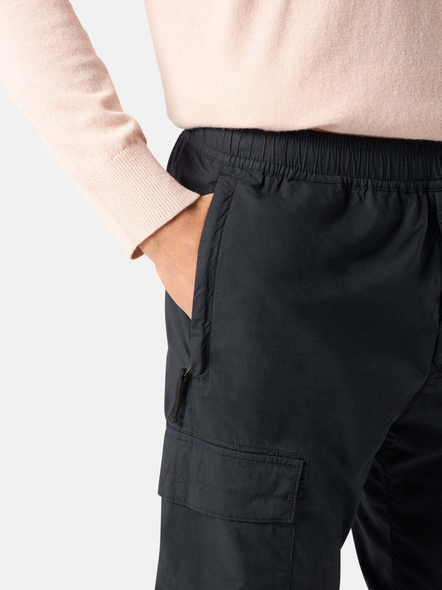 Stone Island Compass-patch Cargo Trousers In Black
