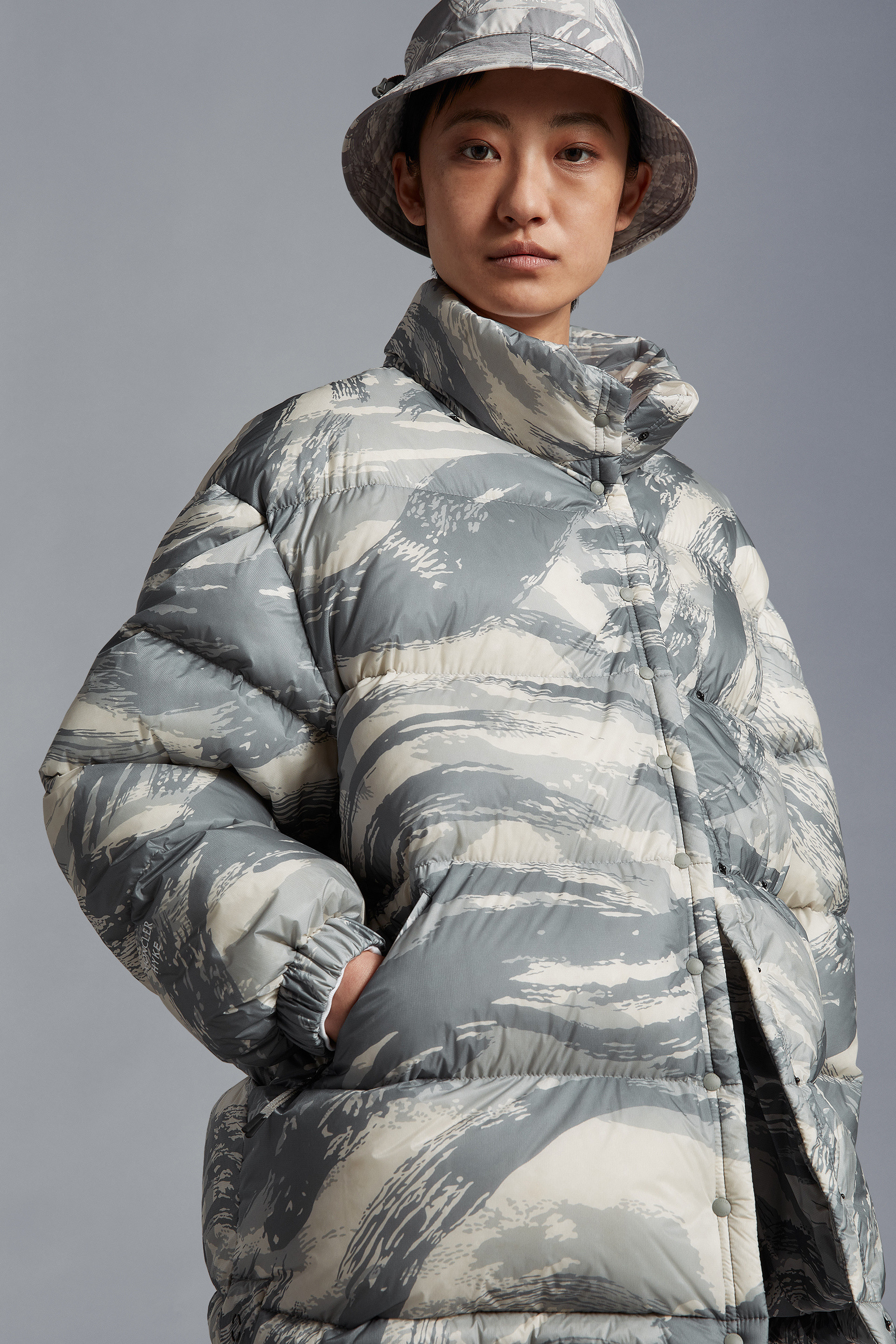 Moncler Galenstockis Short Style Down Jacket In Gray