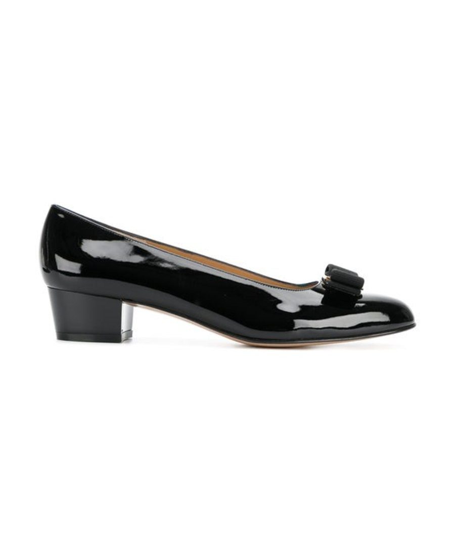 Ferragamo Vara Bow-embellished Patent-leather Pumps In Black