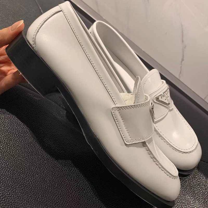 Prada Mocassini In Pelle Bianca  Donna In White