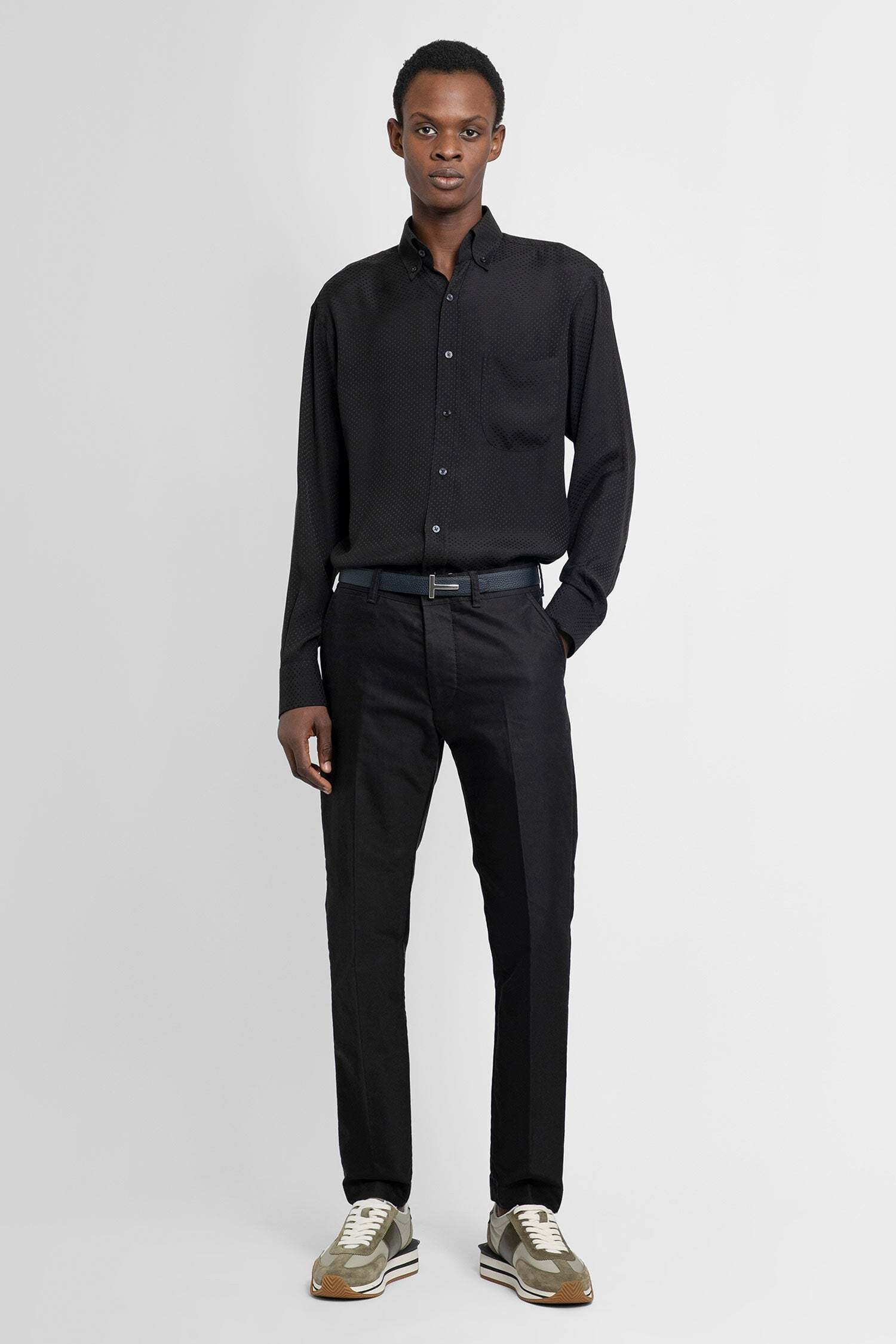 Tom Ford Long Sleeved Buttoned Shirt In Black
