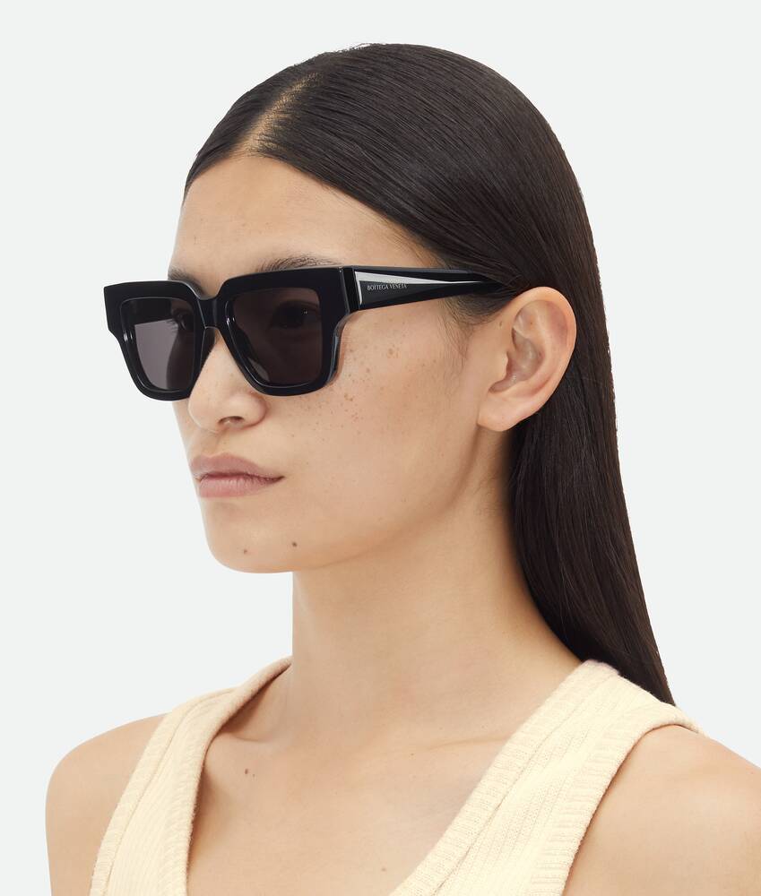 Bottega Veneta Logo-plaque Square-frame Sunglasses In Black
