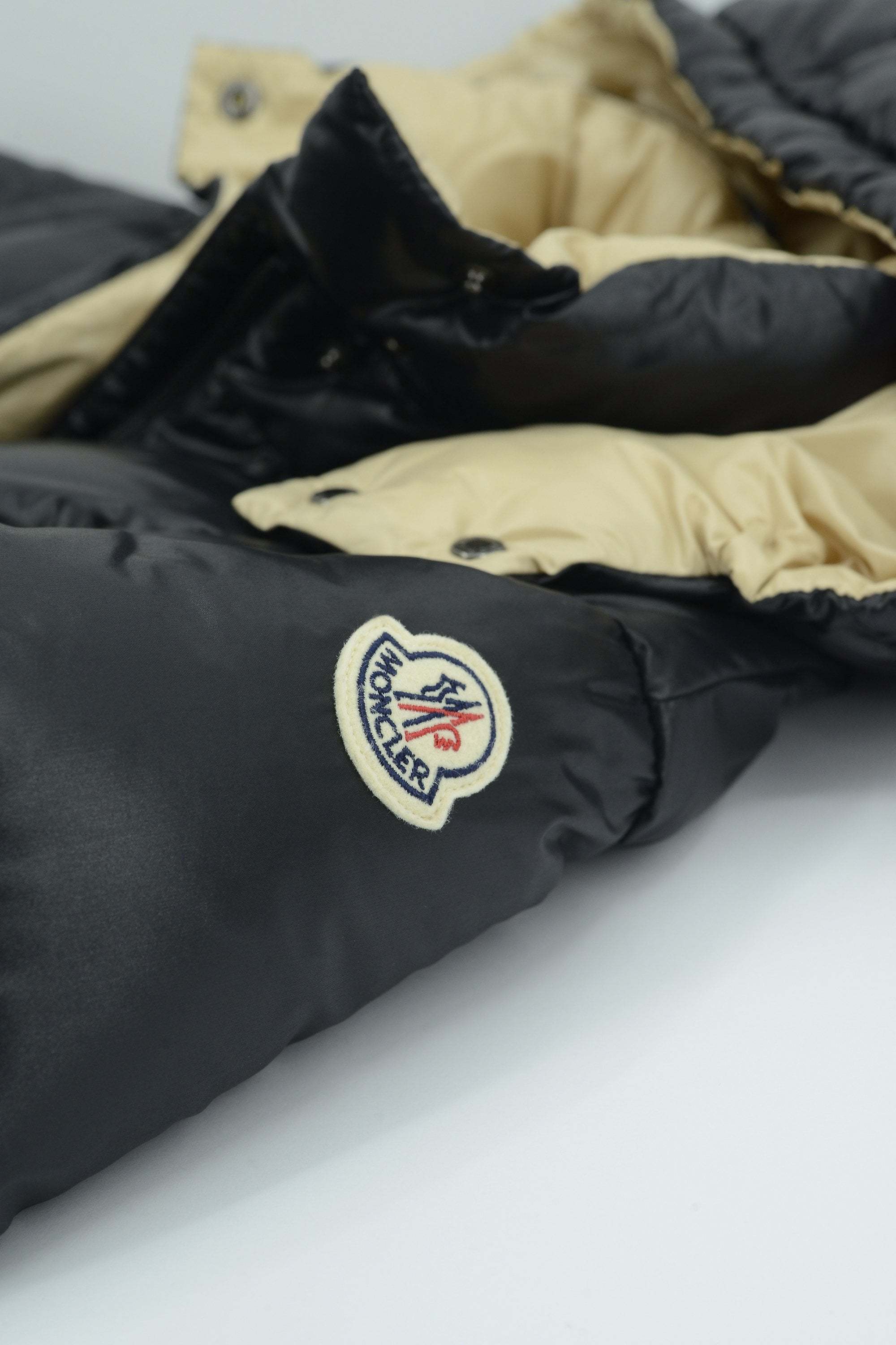 Moncler Long-sleeved Down Jacket In Black