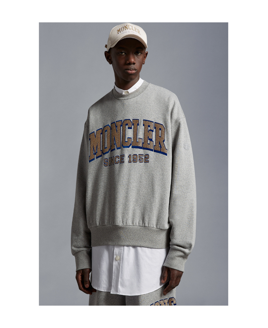 Moncler Logo-print Crew-neck Jumper In Gray