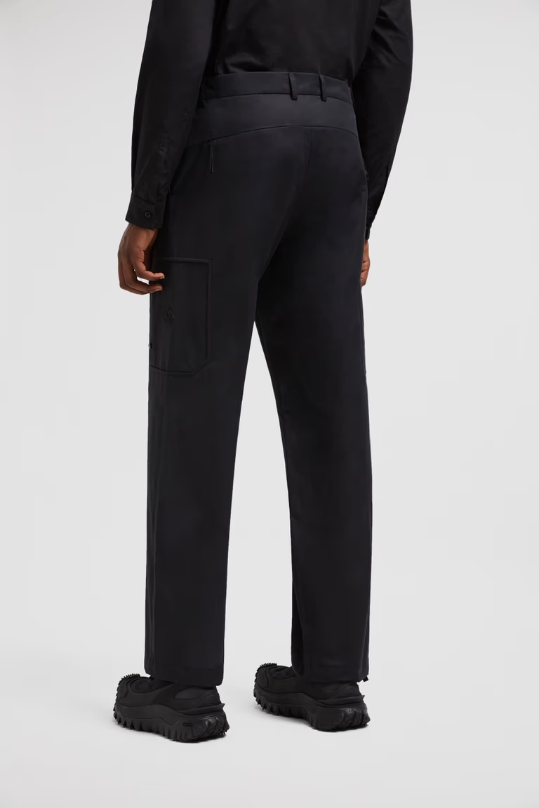 Moncler Logo-patch Cargo Trousers In Black