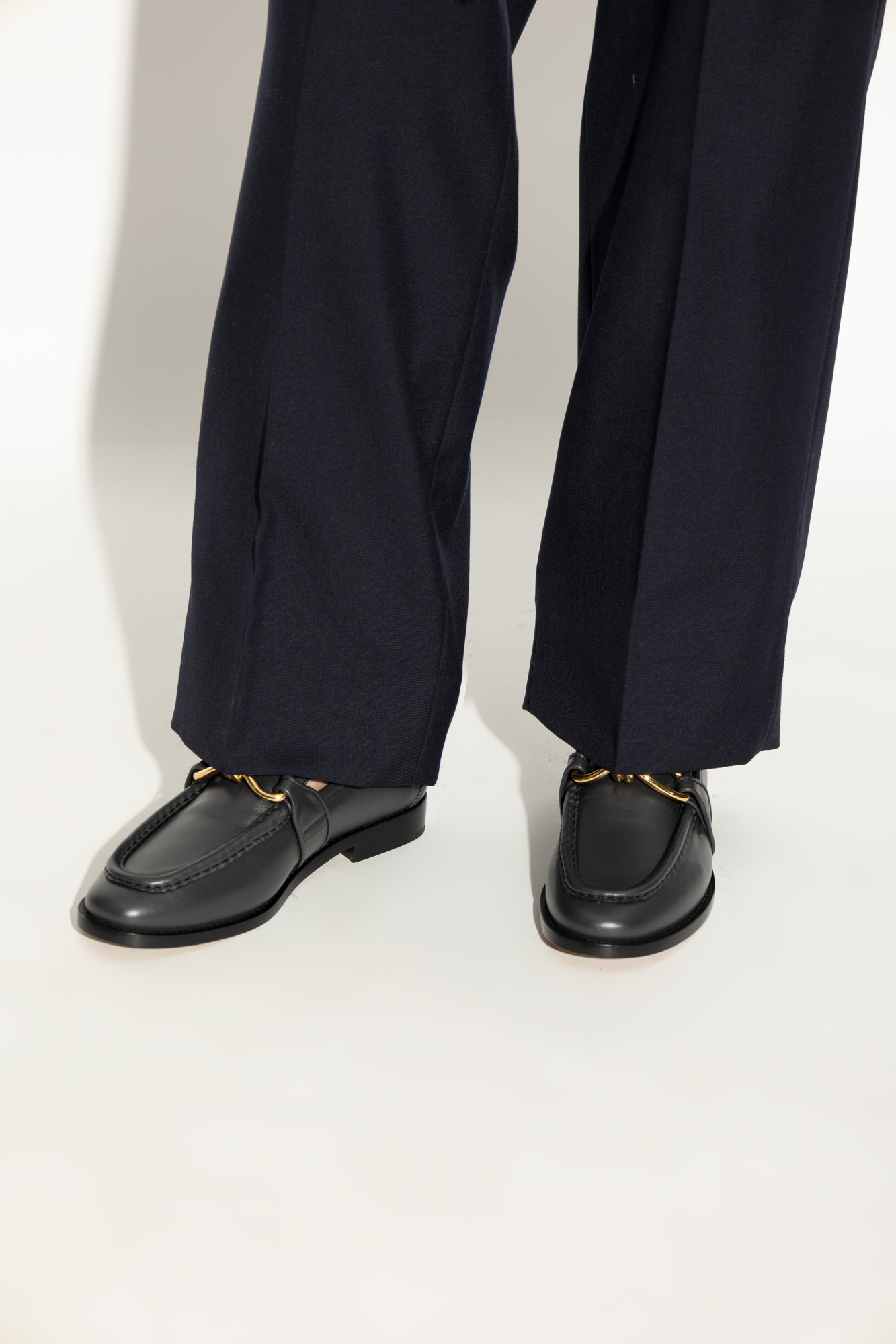 Bottega Veneta Astaire Knot Plaque Leather Loafers In Black