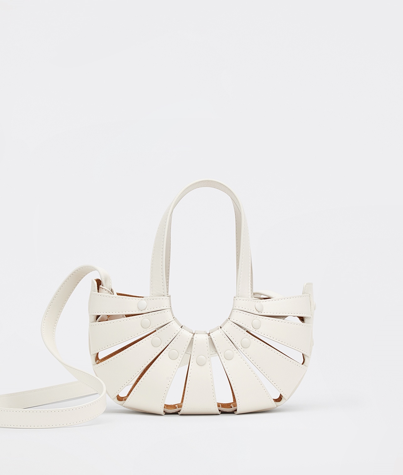 Bottega Veneta The Shell Tote Bag In Nude