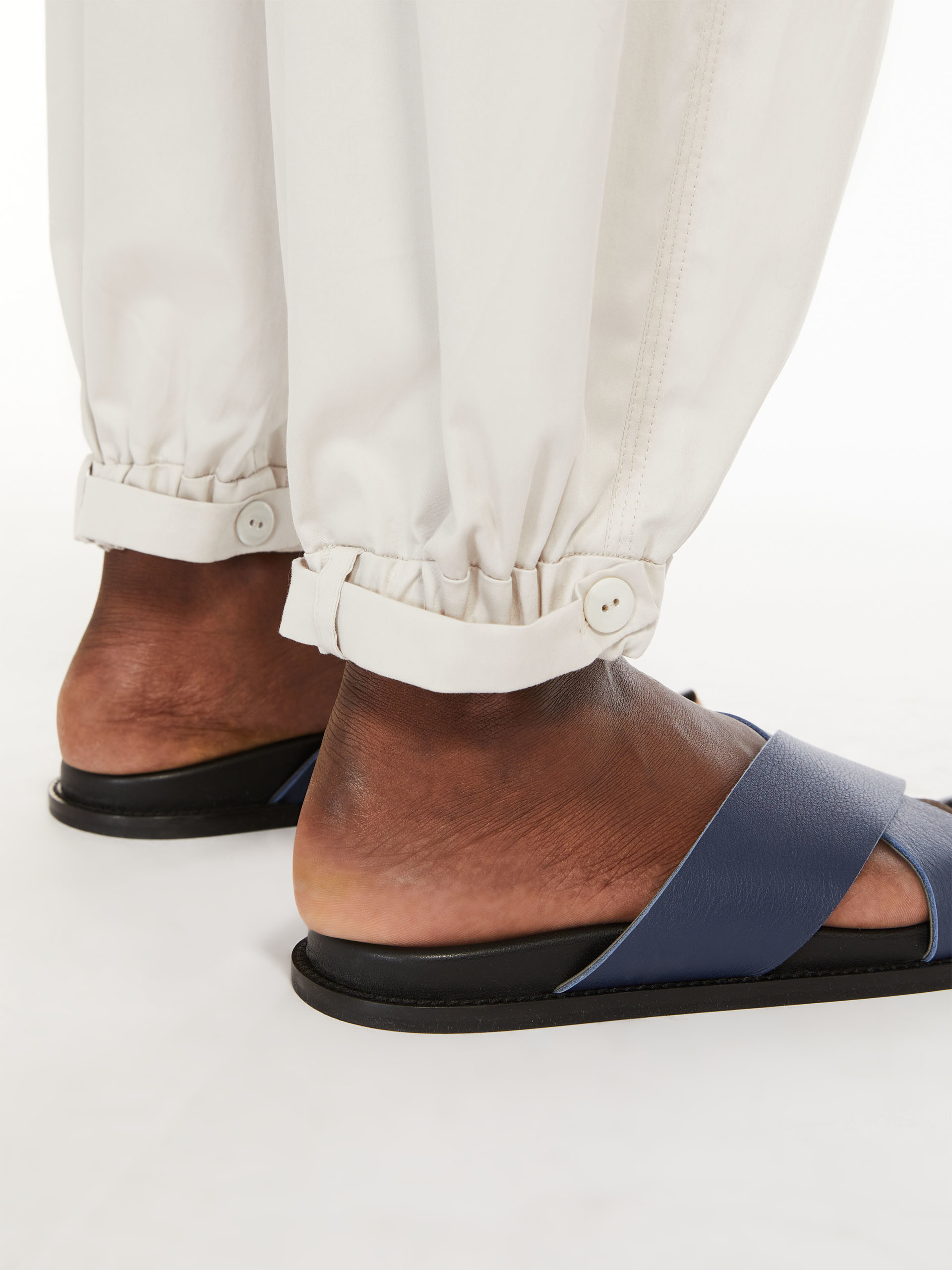 Max Mara Elastic Trouser Leg Casual Pants In White