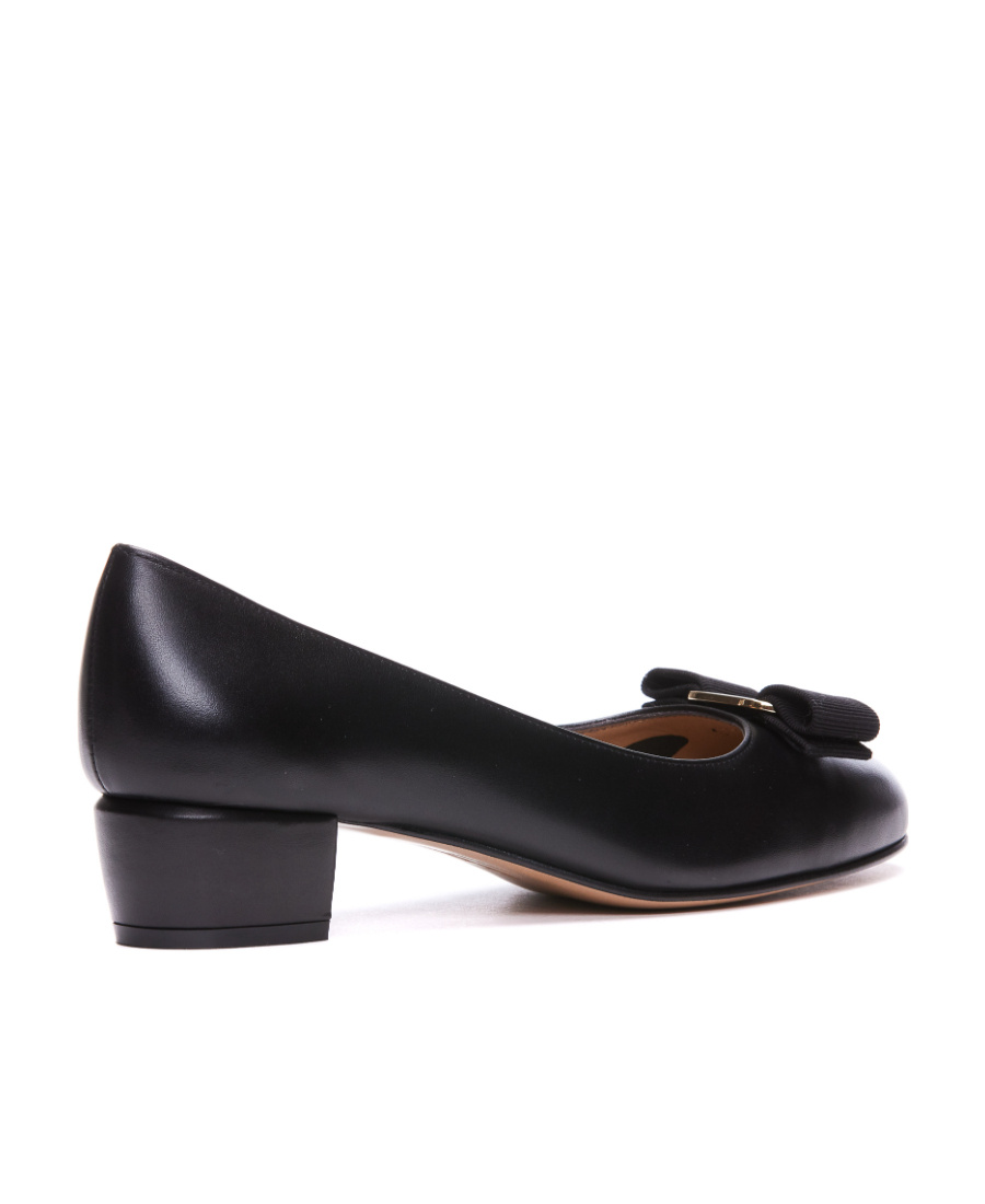 Ferragamo Vara 1 Wrapped Heel Pumps In Black