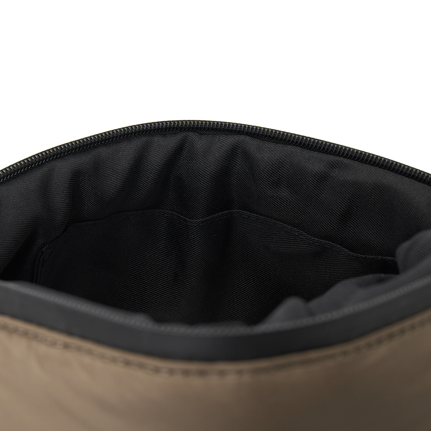 Max Mara Zippered Waist Pack In Brown