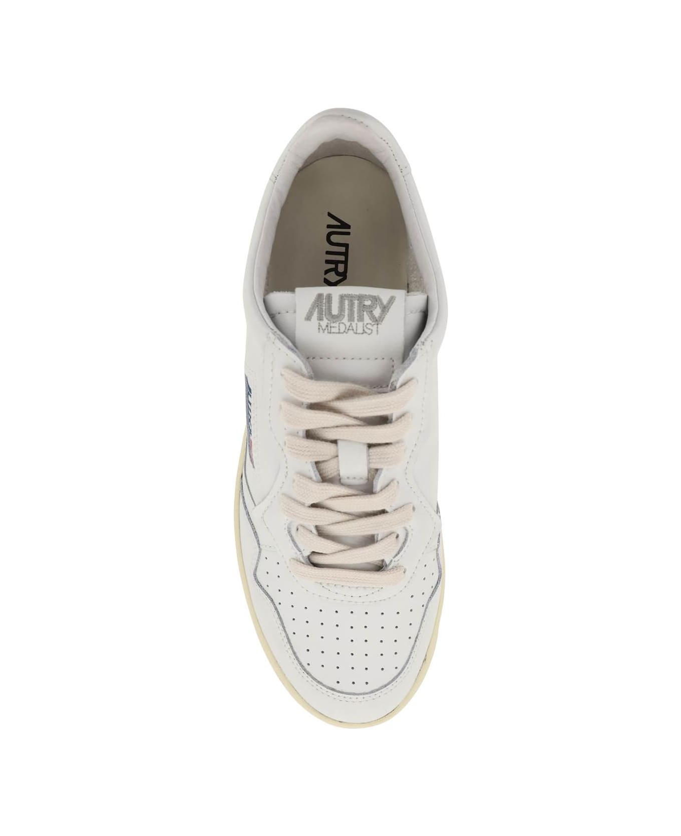 Autry Low-top Sports Shoes In White