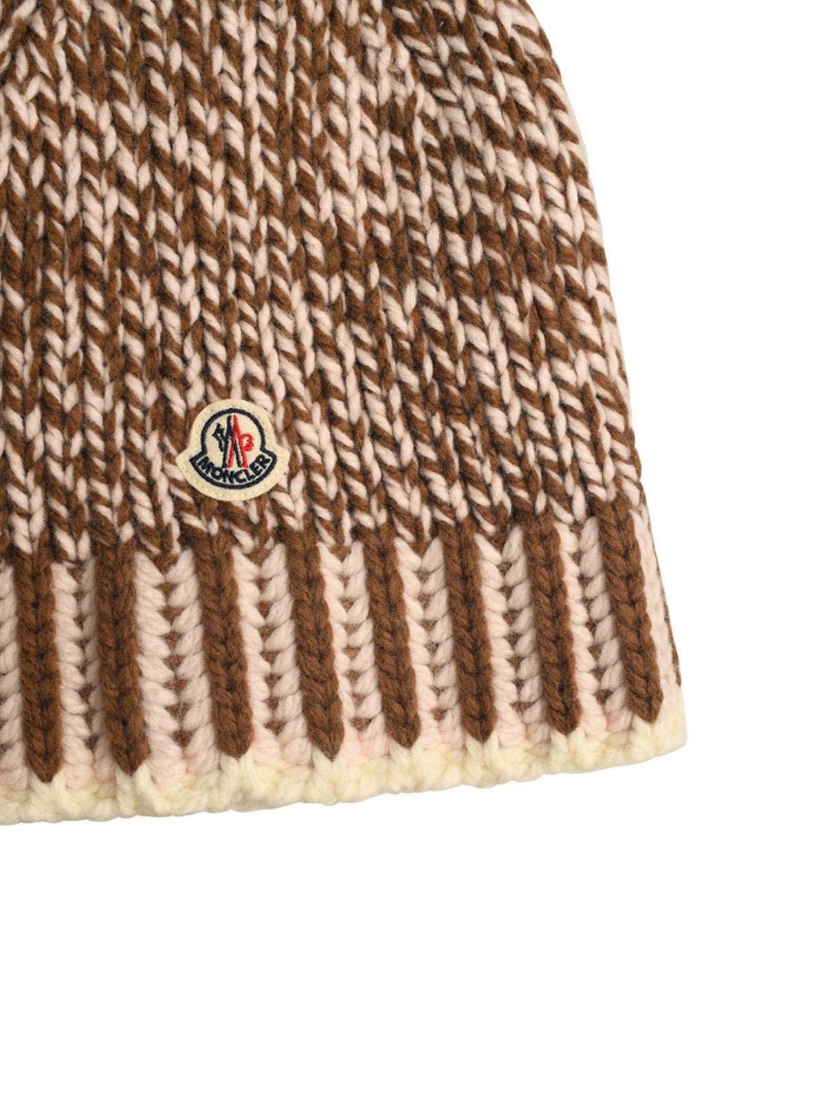 Moncler Logo Patch Knitted Beanie In Brown