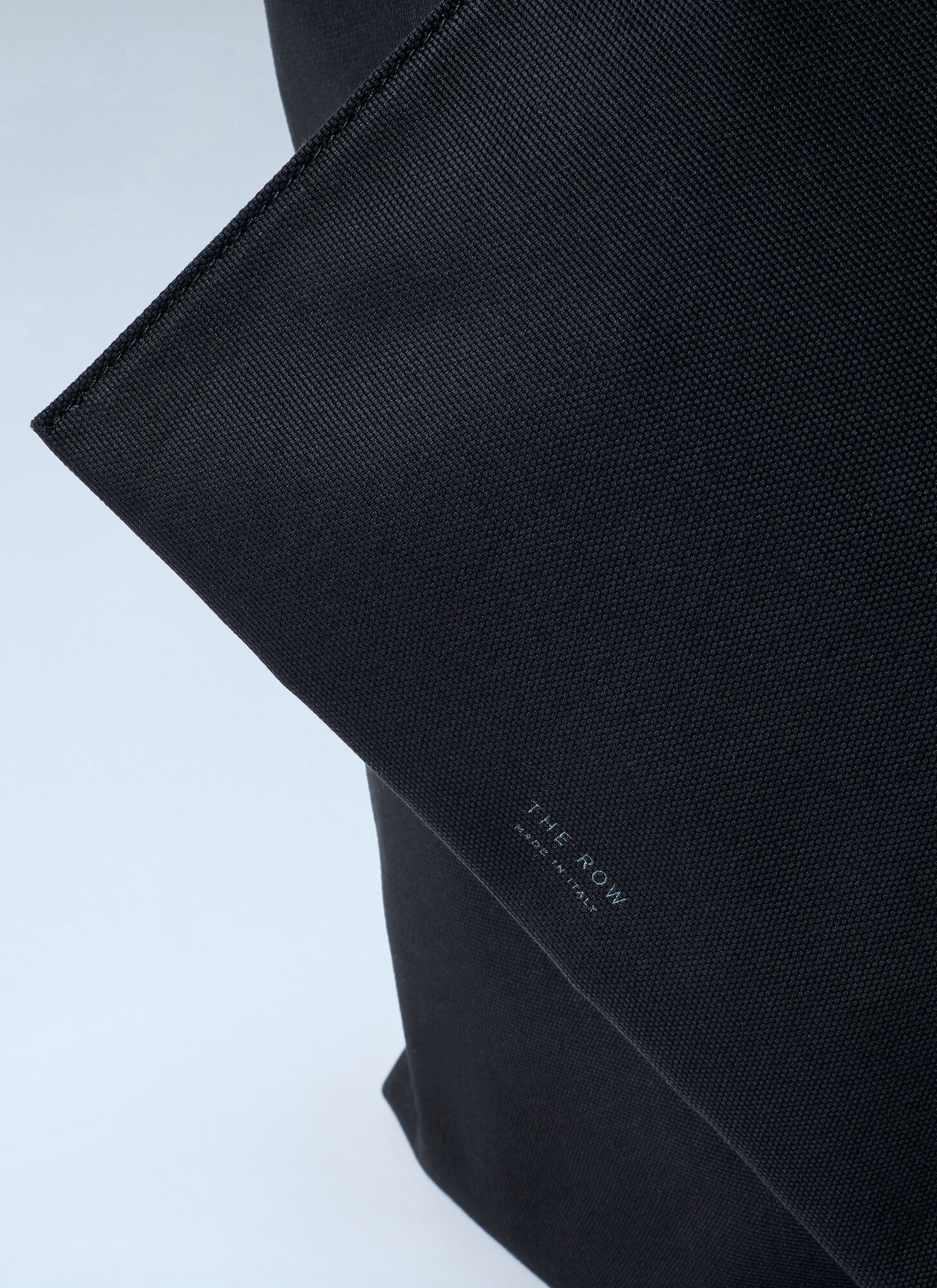 The Row Large N/s Park Tote Bag In Black