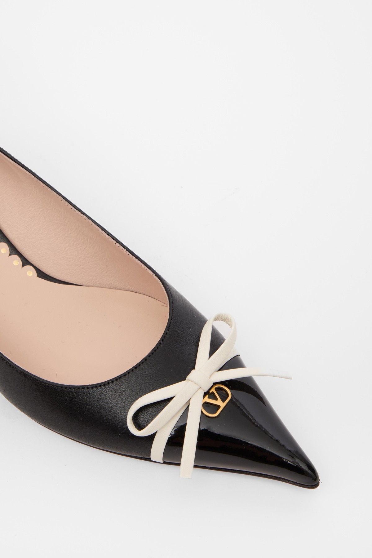Valentino Pointed High Heels In Black
