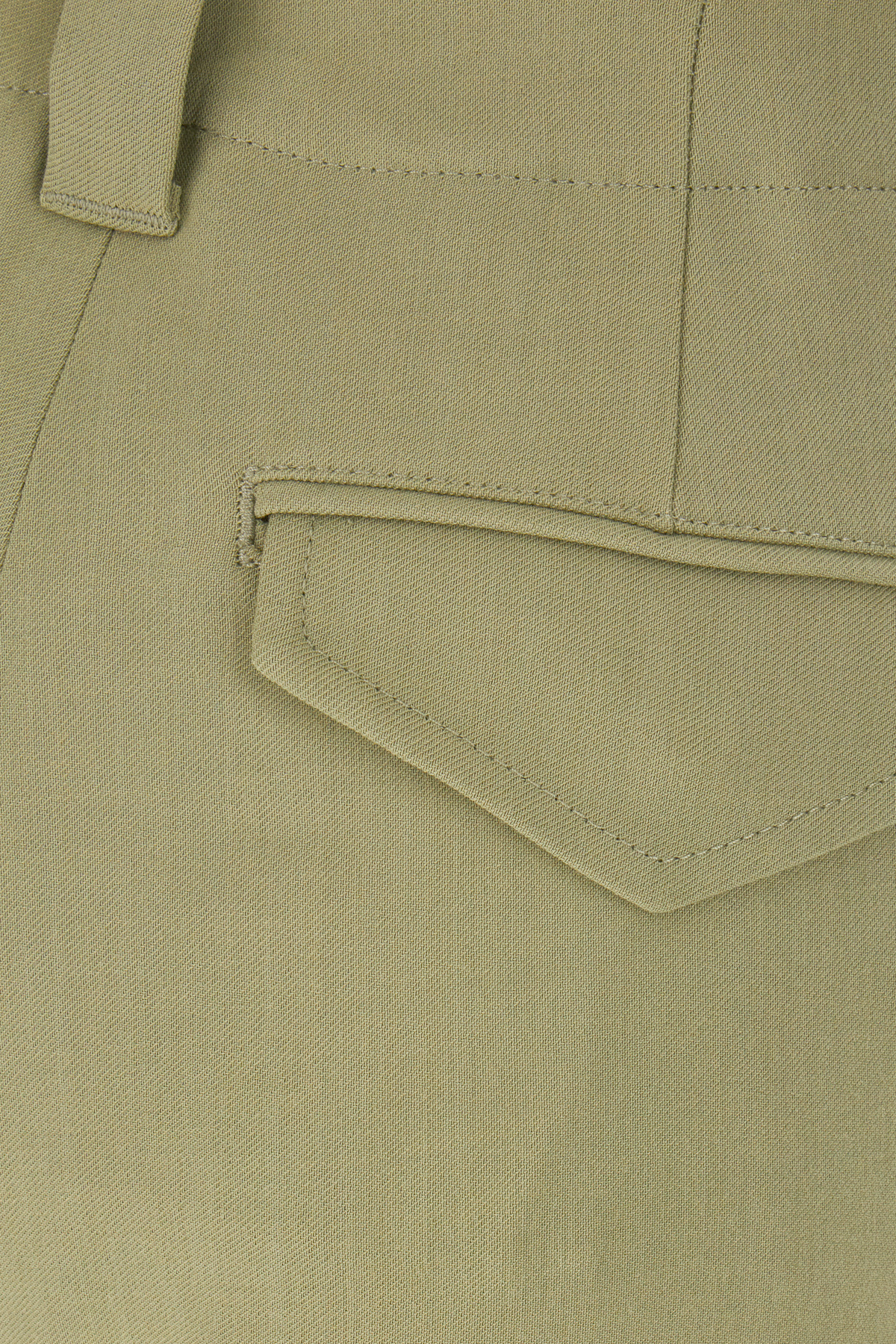 Ami Alexandre Mattiussi Ami Paris Pin Tuck Bermuda Shorts In Nude