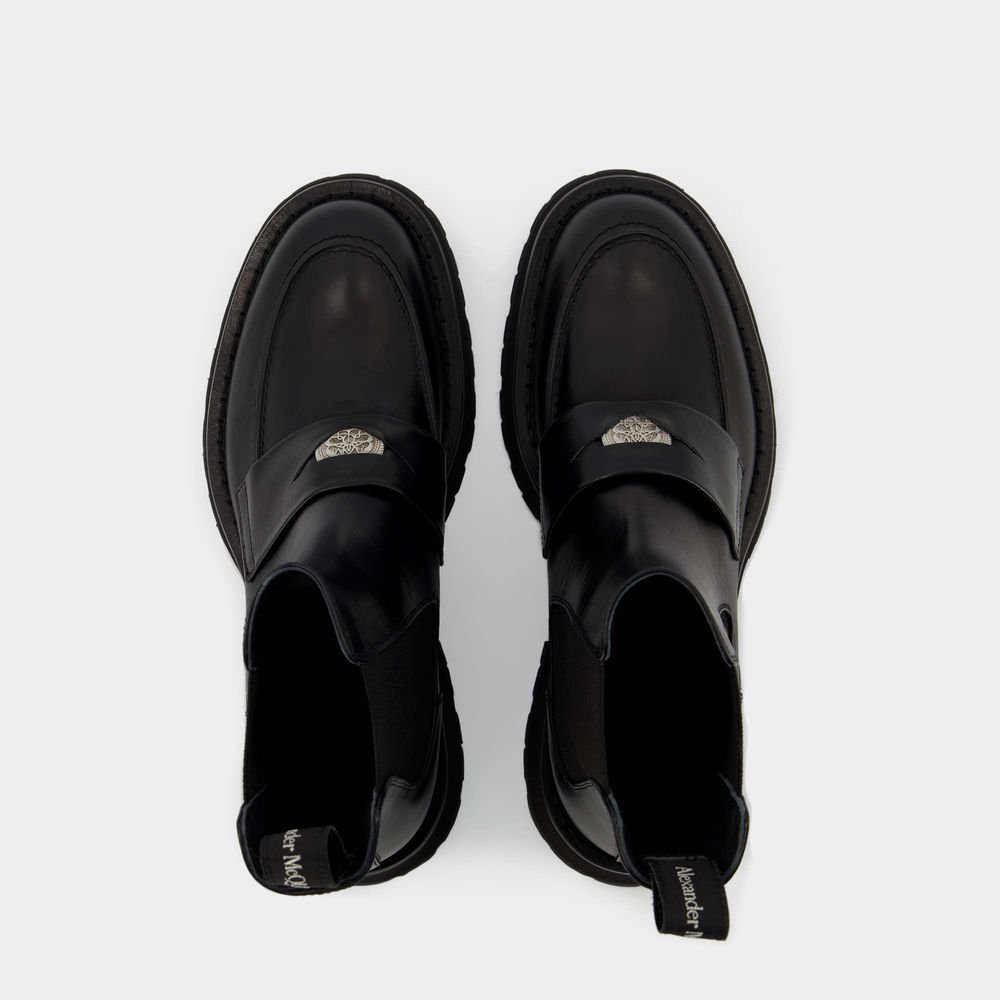 Alexander Mcqueen Calf-leather Pointed-tip Mules In Black