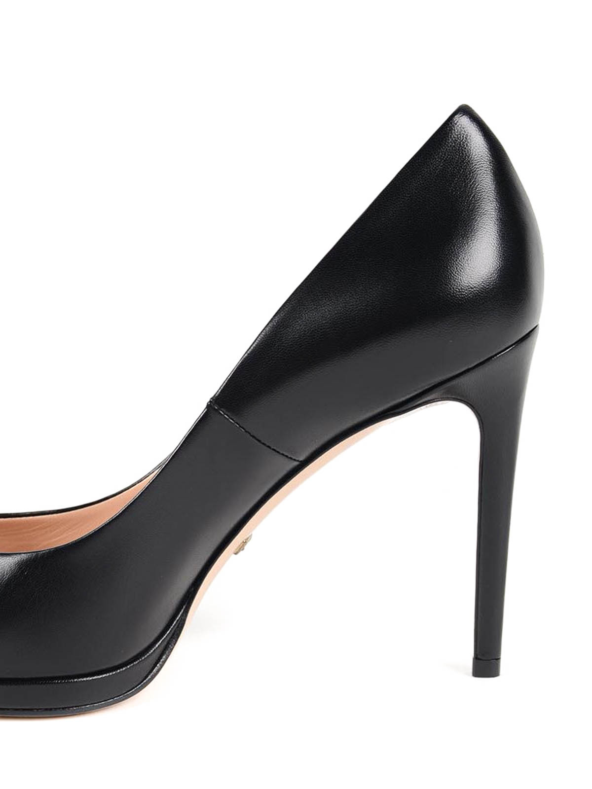 Gucci Horse Title Buckle Details High Heels In Black