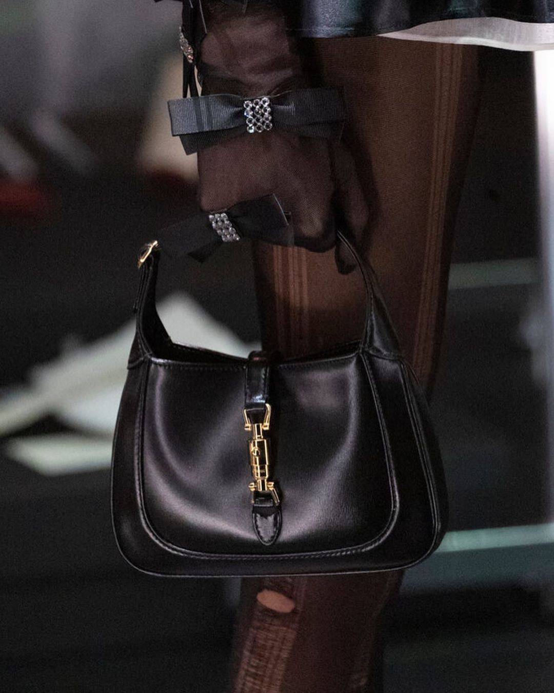 Gucci Women Jackie 1961 Medium Leather Shoulder Bag In Black
