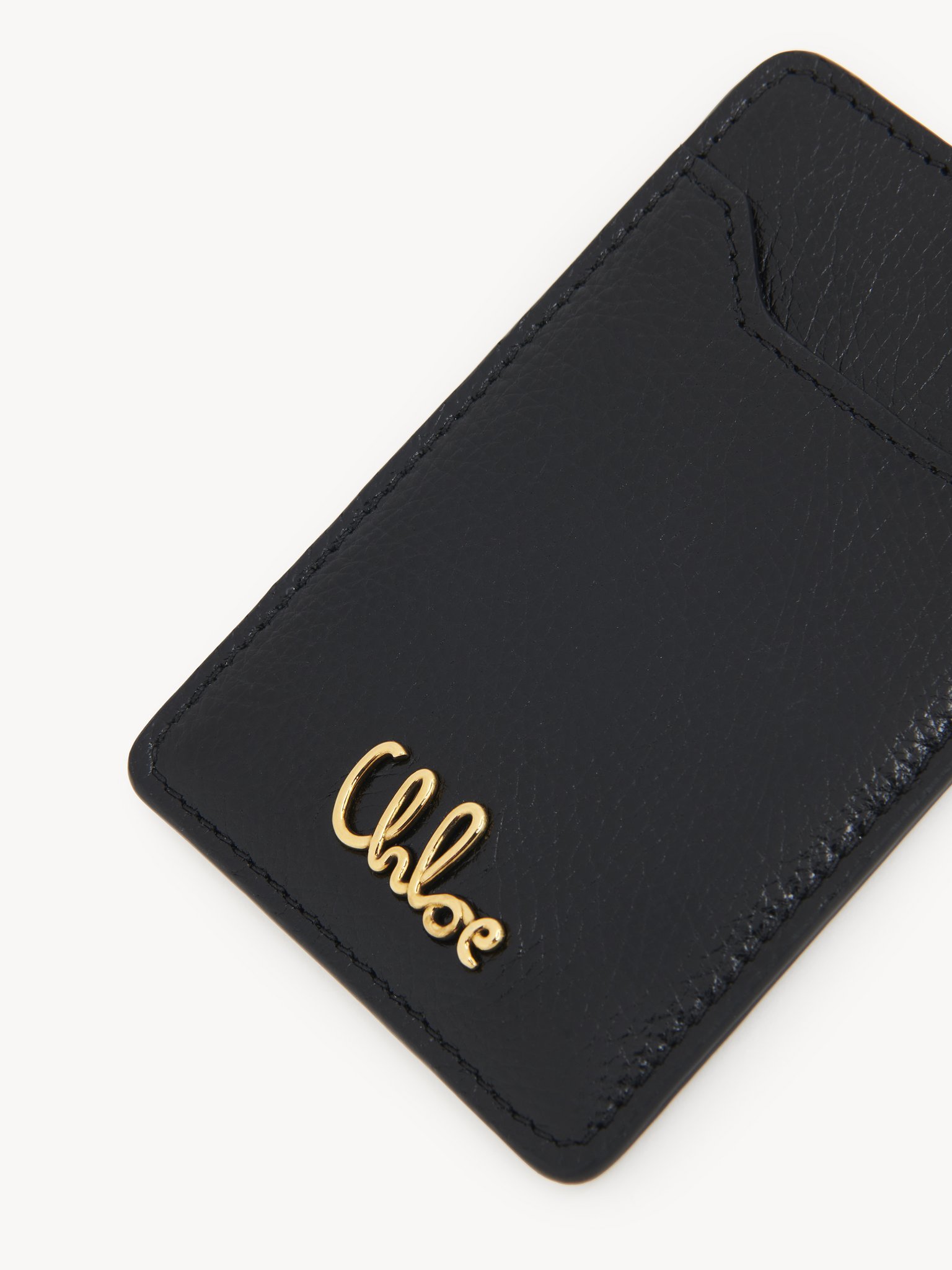 Chloé Iconic Pass Holder In Grained Leather In Black