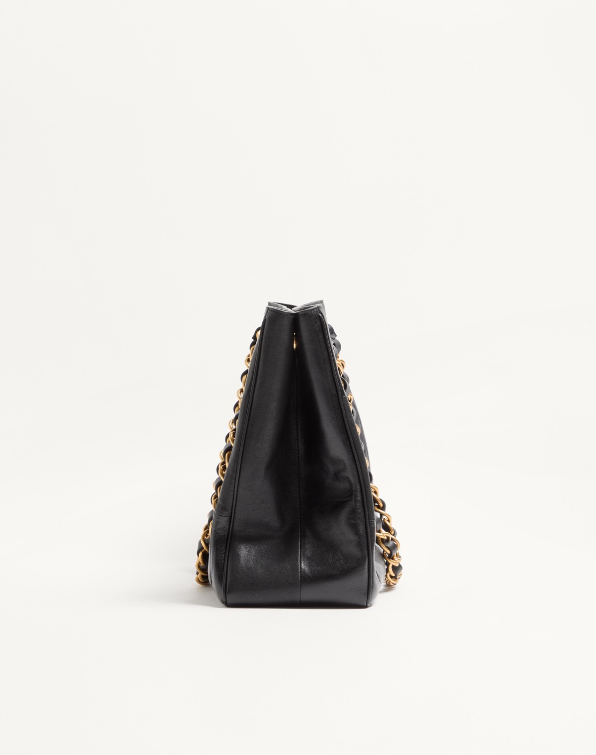 Valentino Garavani Laseine Shopping Bag In Nappa Leather With A Chevron Pattern In Black